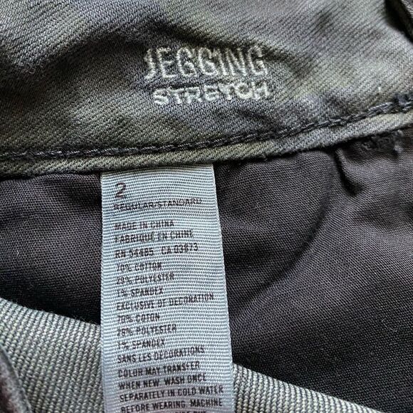 American Eagle Dark Camo Jeans Jegging Stretch Womens Size 2 - Picture 7 of 7